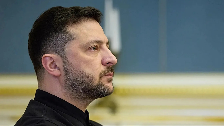 Zelenskyy Defiant as Trump Sets Deadline for Peace Plan Acceptance