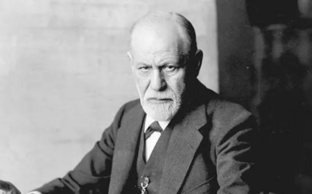 From Freud to Einstein: How History’s Greatest Minds Decoded Dreams