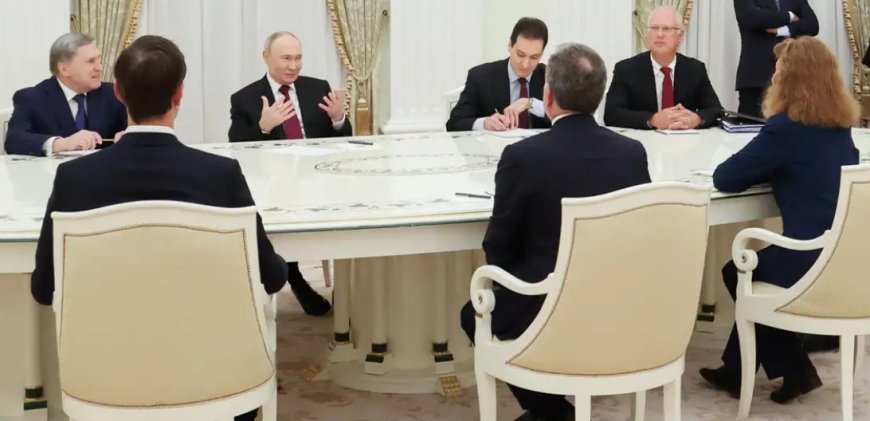 Kremlin and US Envoy Fail to Agree on Occupied Ukraine Lands