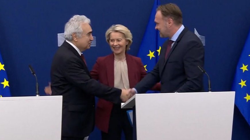 EU Announces Historic Ban on Russian Fossil Fuels by 2027