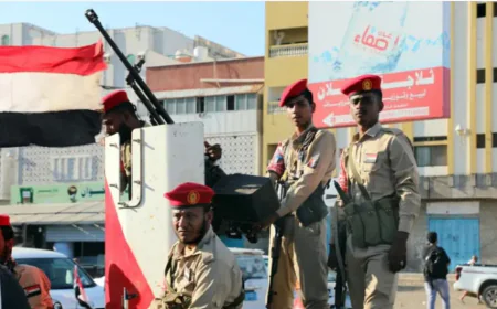Saudi-Backed Forces Strike UAE Proxies as Yemen Coalition Fractures