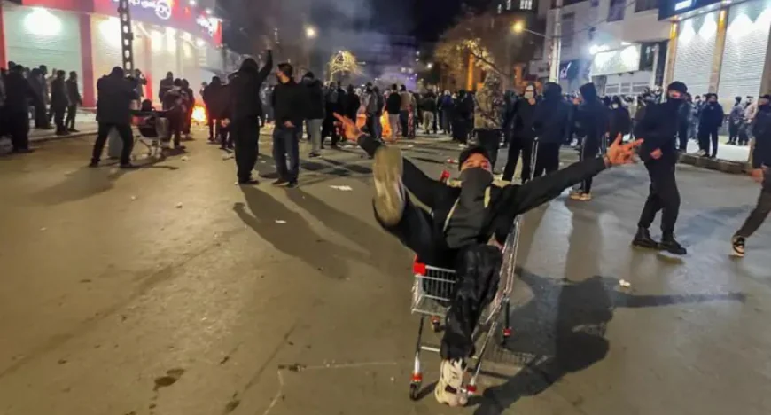 Iran protests spread to 11 cities as Pahlavi thanks Trump