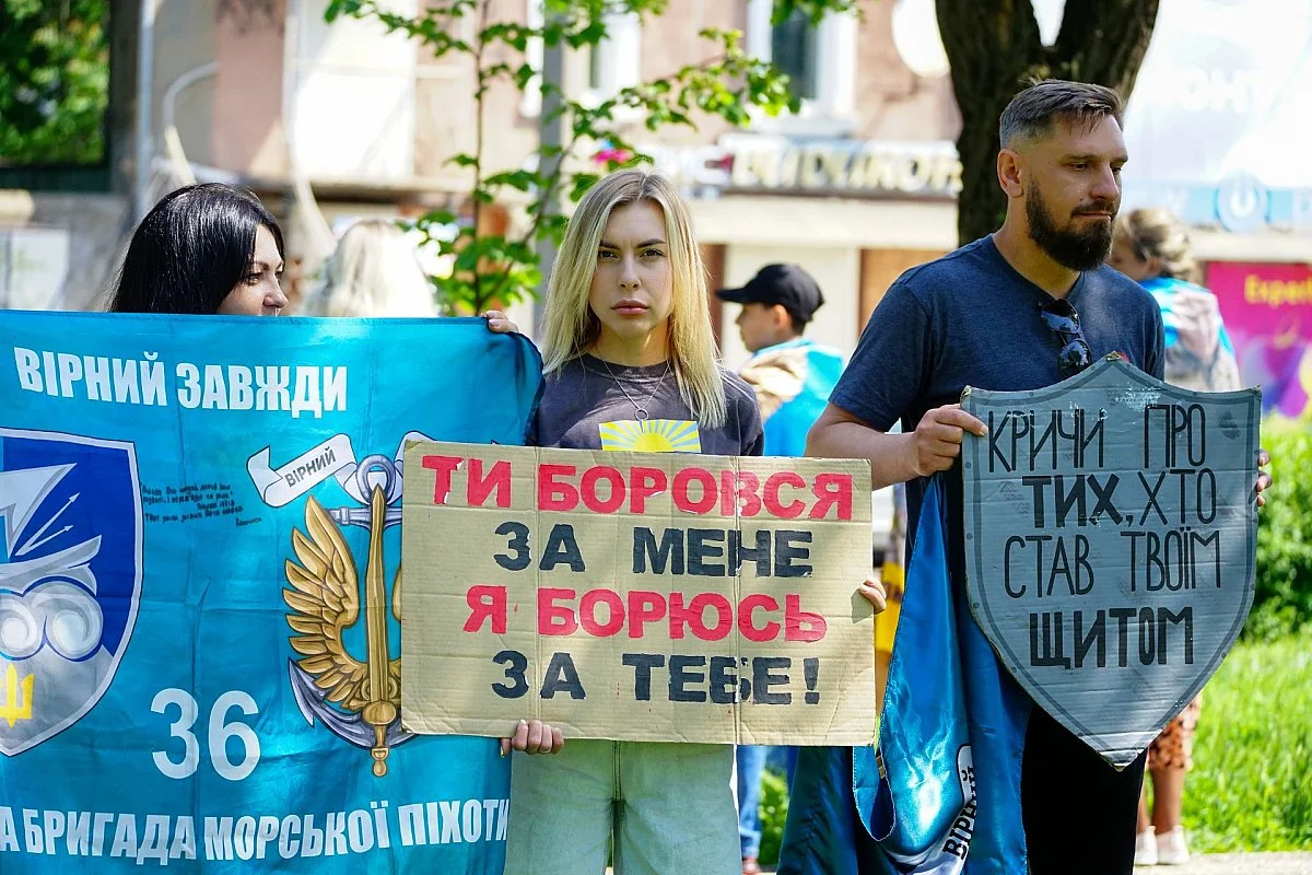 Ukraine: Mykolaiv rally backs POWs and missing soldiers