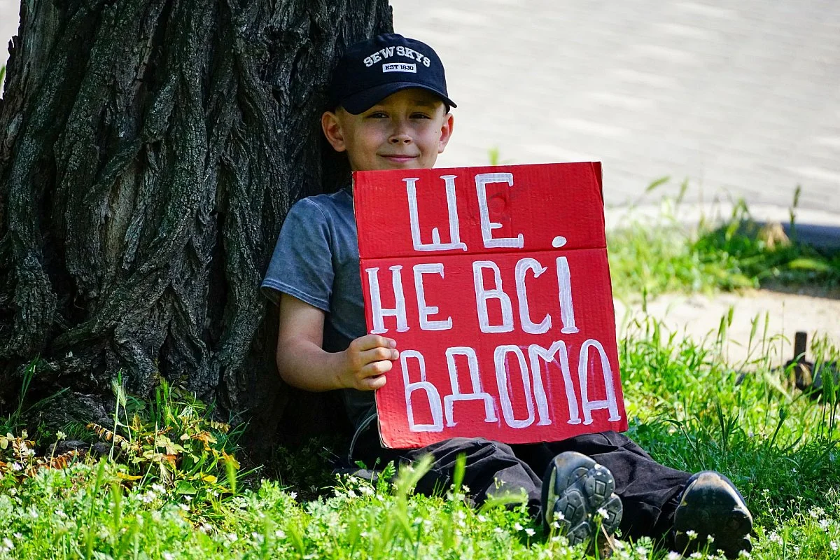 Ukraine: Mykolaiv rally backs POWs and missing soldiers