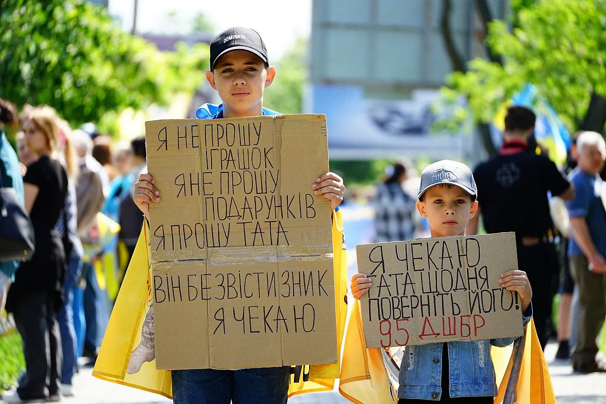 Ukraine: Mykolaiv rally backs POWs and missing soldiers