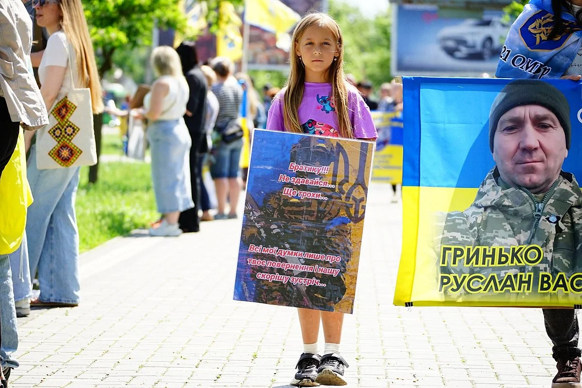 Ukraine: Mykolaiv rally backs POWs and missing soldiers