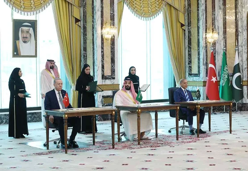 Türkiye, Saudi Arabia and Pakistan sign Mecca mutual defense pact