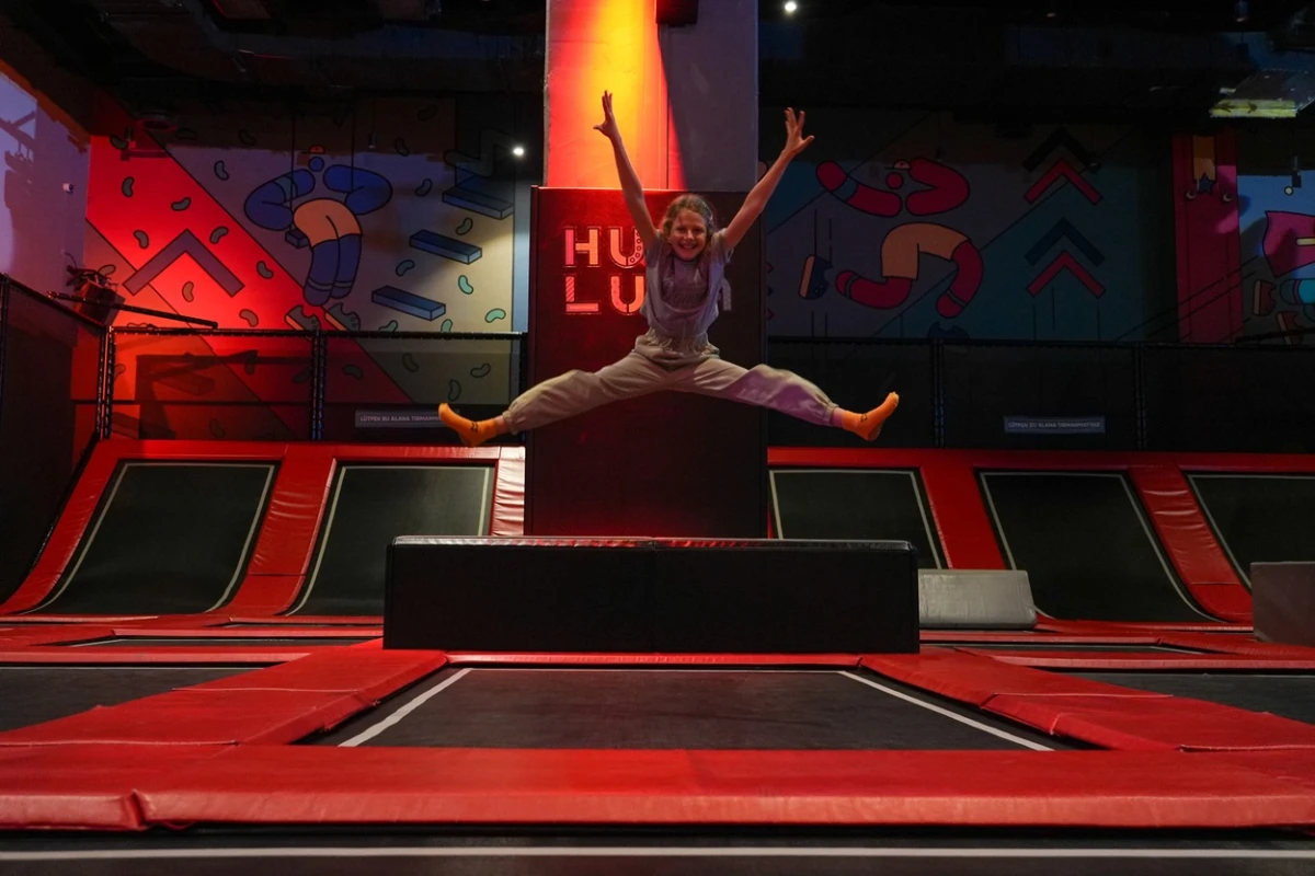HUPALUPA: Trampolinpark bringt Kinder in den Sommerferien in Bewegung