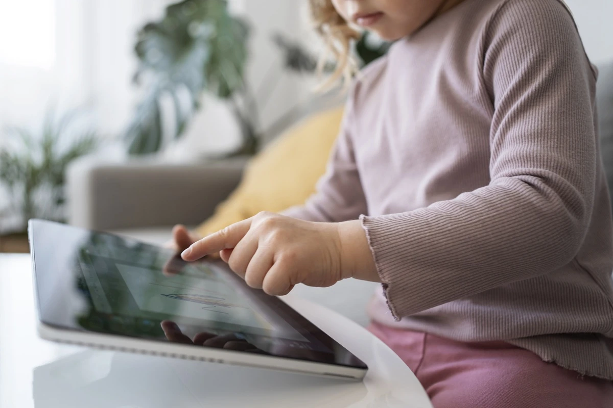 Children and AI: Age-specific risks and practical guidance for families