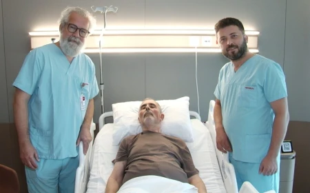 12-centimeter aortic aneurysm treated with endovascular stent repair