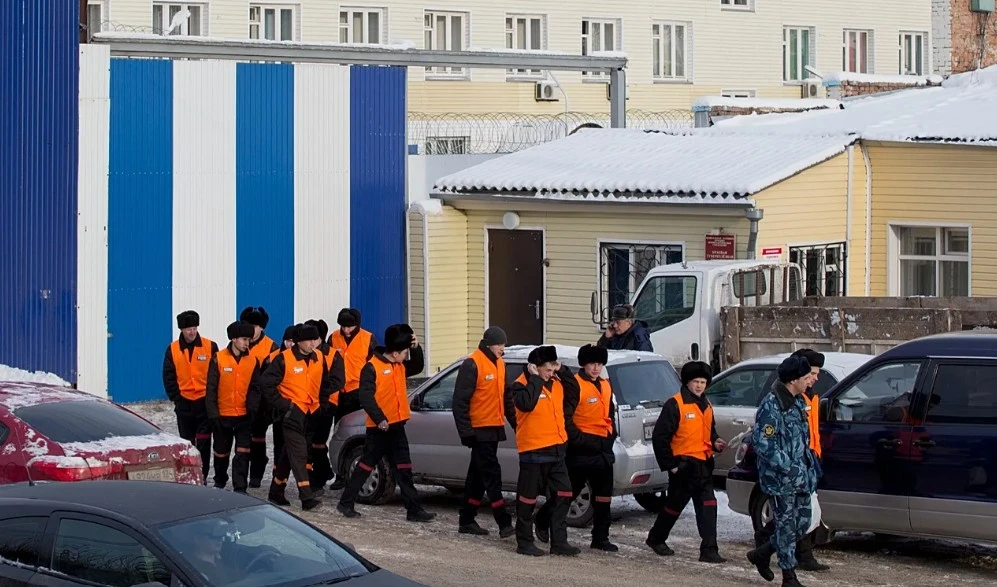 Russia plans seven “super prisons” as inmate numbers fall amid war