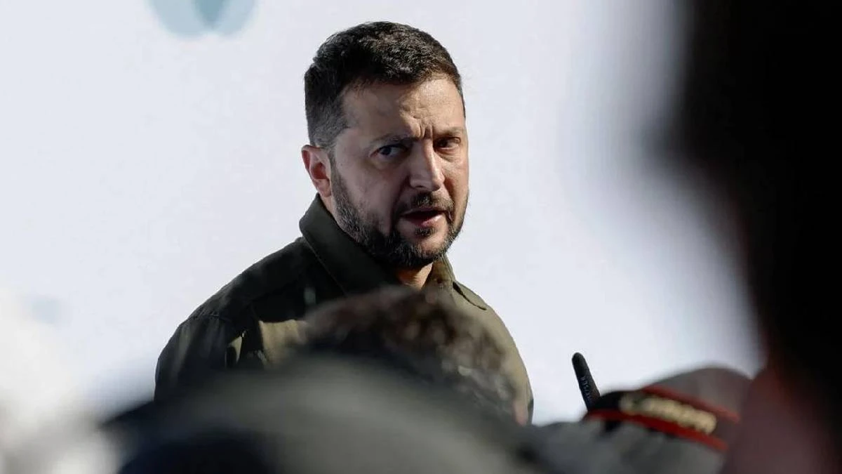 Zelenskyy says Russian airspace will effectively close amid drone war