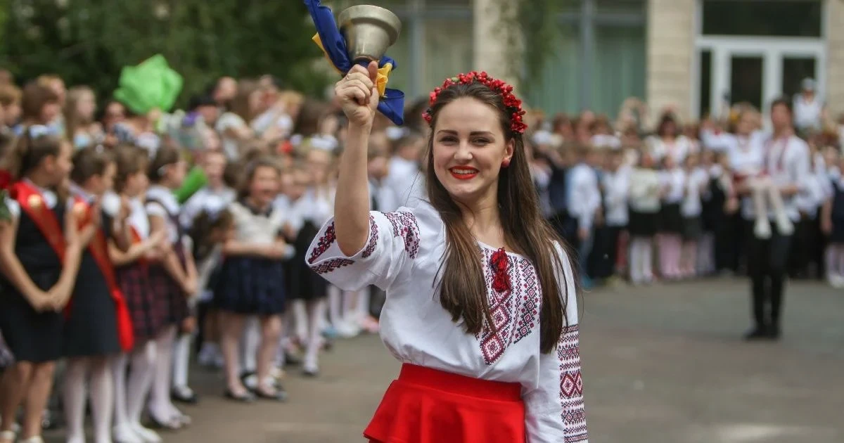 Ukraine’s wartime schools: Mykolaiv rebuilds learning under fire