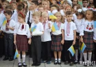 Ukraine’s wartime schools: Mykolaiv keeps children connected to class