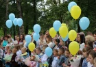 Gold jewelry for teachers sparks debate in Ukraine as salaries rise