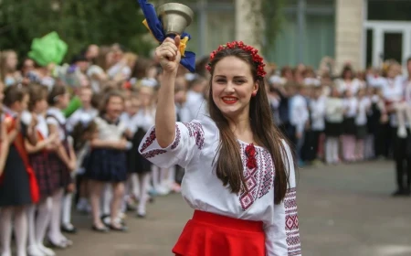 Ukraine’s wartime schools: Mykolaiv rebuilds learning under fire