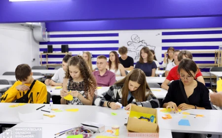 Ukraine’s wartime schools: Mykolaiv keeps children connected to class