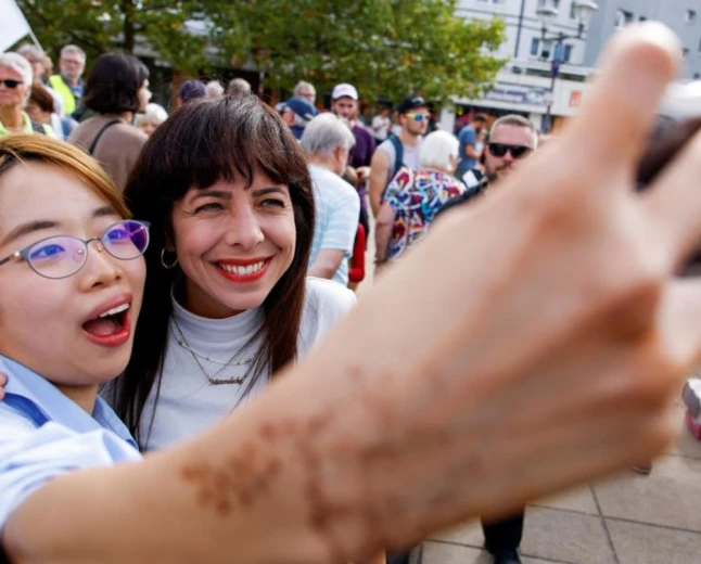 Berlin-Wahl: Wer ist Elif Eralp und was verspricht die Linke?