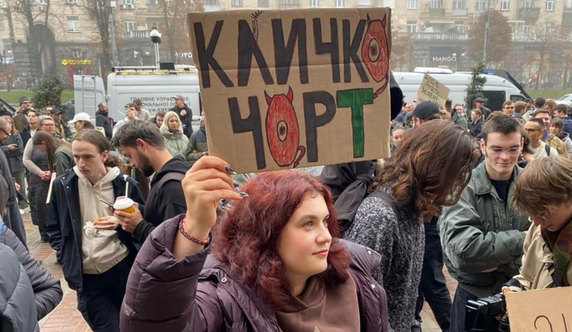 Around 400 rally in Kyiv demanding Mayor Vitali Klitschko’s resignation