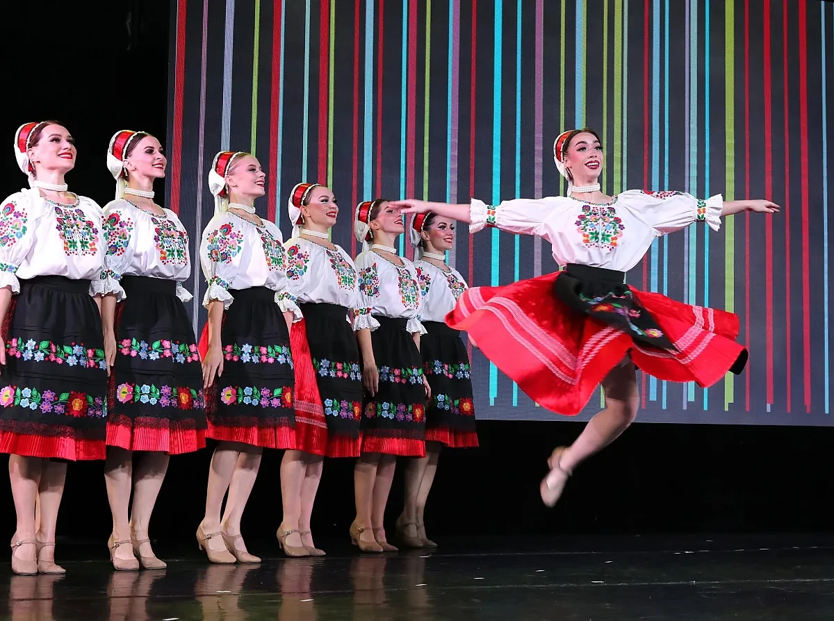 Stages stay open amid war in Ukraine: Virsky Dance Ensemble in Mykolaiv