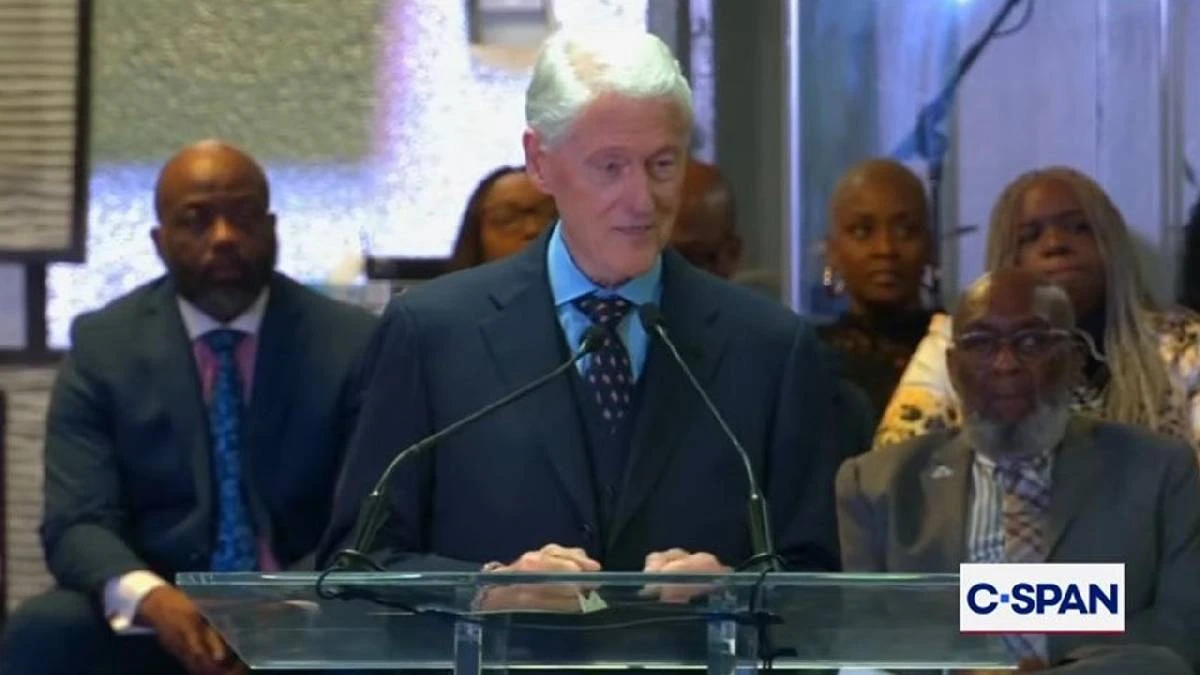 Bill Clinton says Chelsea read the Quran at 15, condemns anti-Muslim bias
