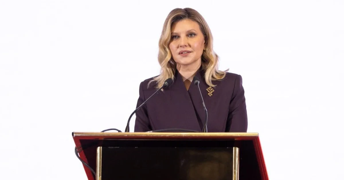 Olena Zelenska opens cultural diplomacy forum with symbolic brooch