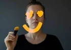 Smiling depression: 7 hidden signs behind a cheerful appearance