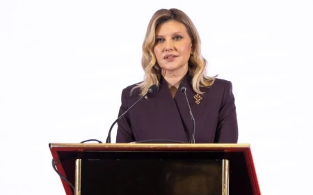 Olena Zelenska opens cultural diplomacy forum with symbolic brooch
