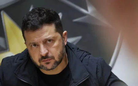  Zelensky sets Ukraine's red lines on territory, army and neutrality