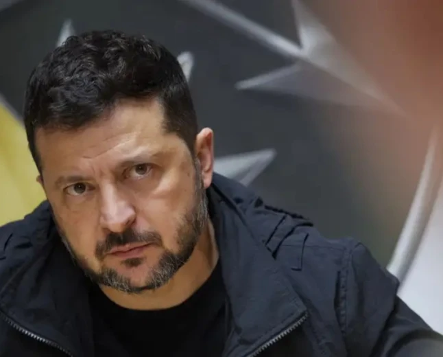  Zelensky sets Ukraine's red lines on territory, army and neutrality